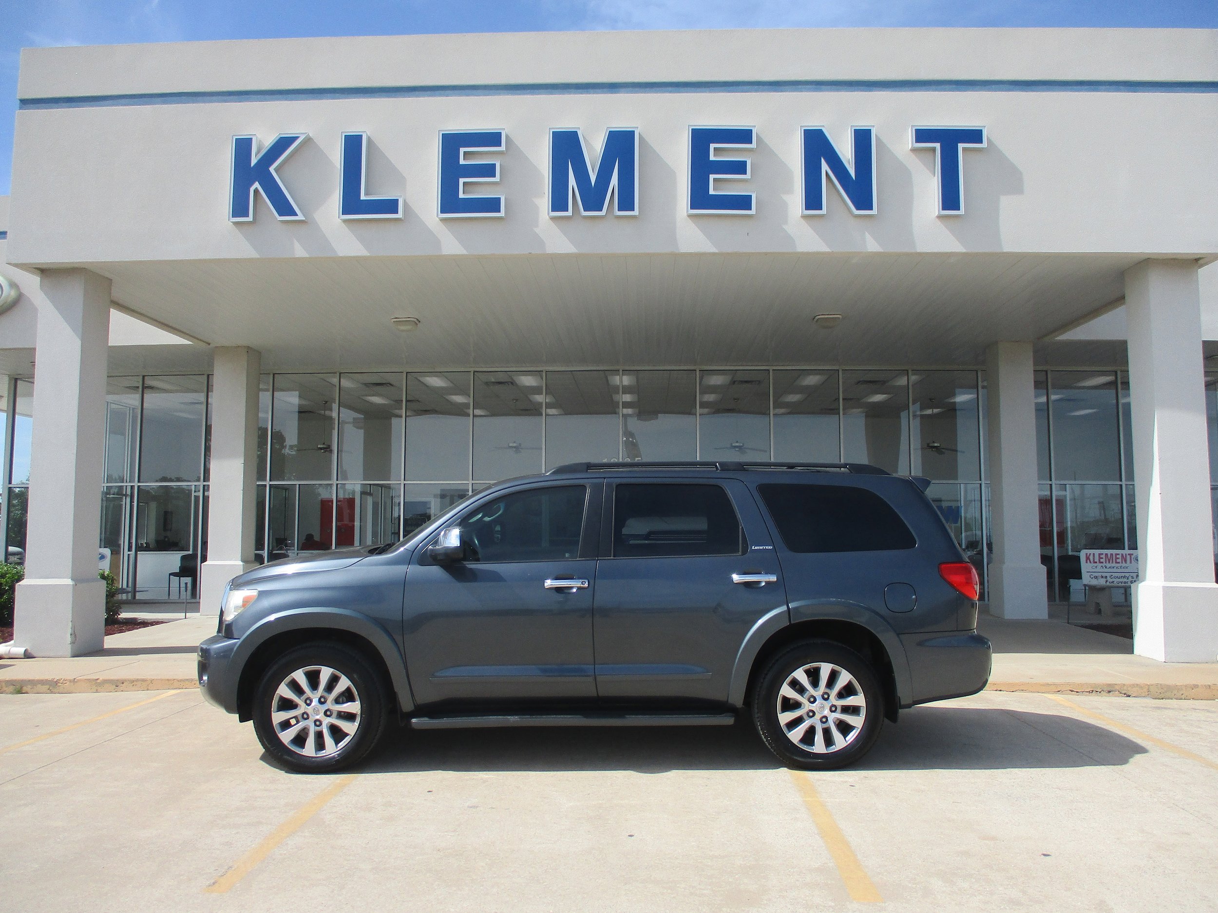Used 2008 Toyota Sequoia Limited RWD image 1