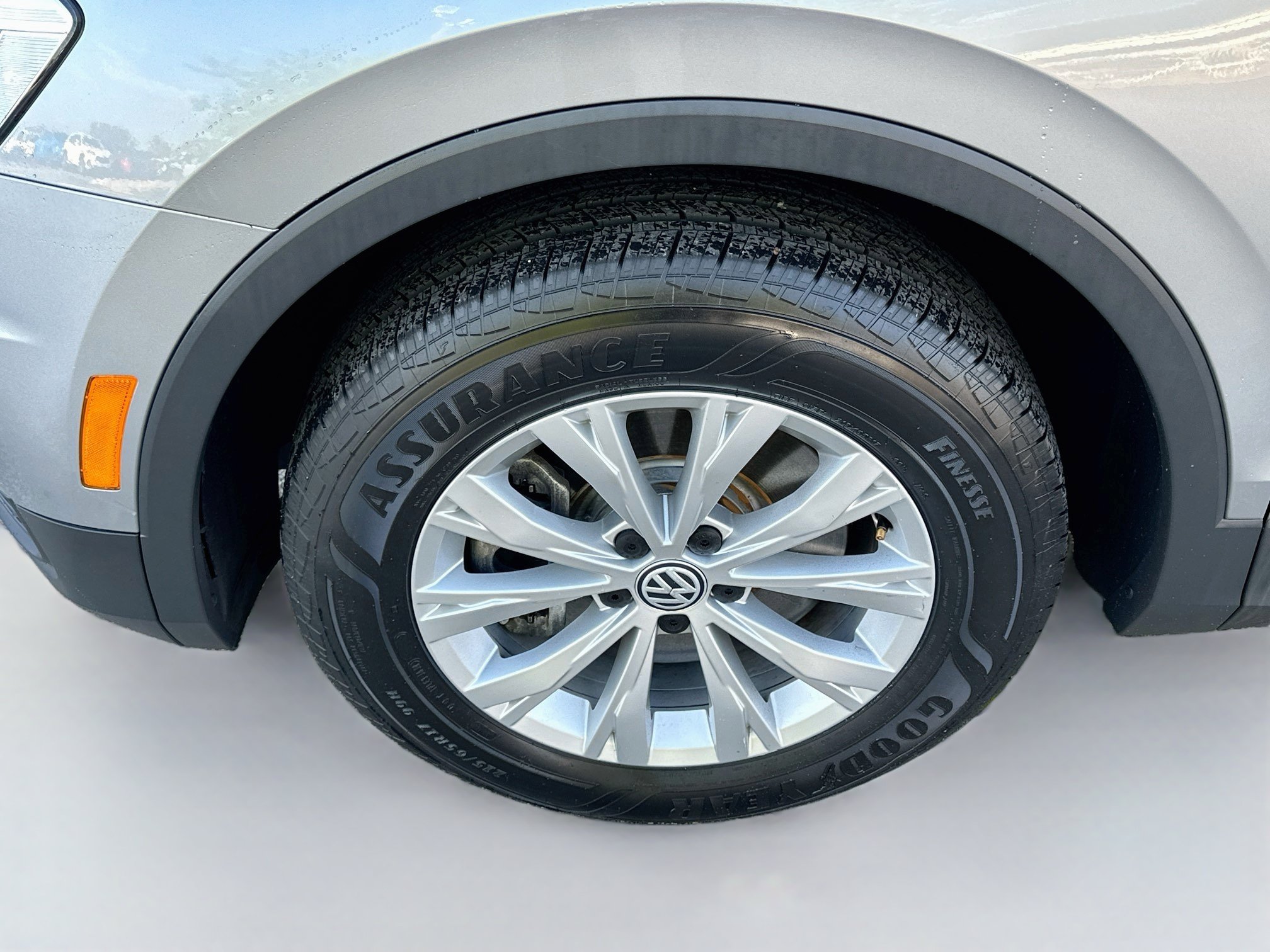 Used 2020 Volkswagen Tiguan S FWD image 35