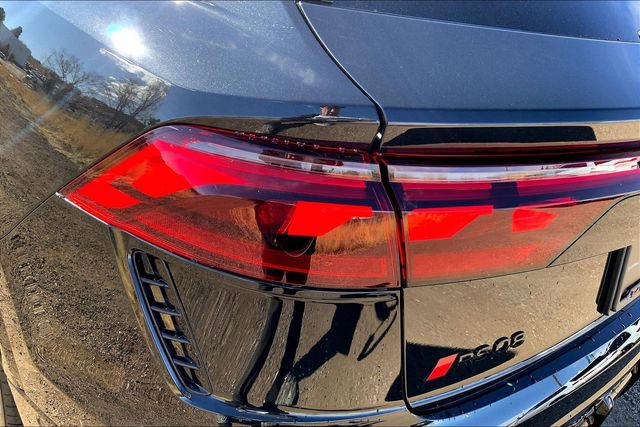 Certified 2025 Audi RS Q8 performance image 29