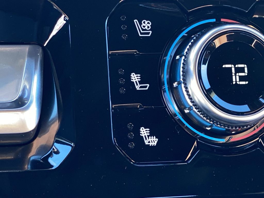 New 2026 GMC Sierra 2500 Denali Ultimate w/ LPO, Black Badging Package image 28