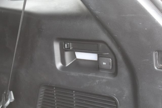 Used 2020 Ford Explorer XLT w/ Equipment Group 202A RWD image 7