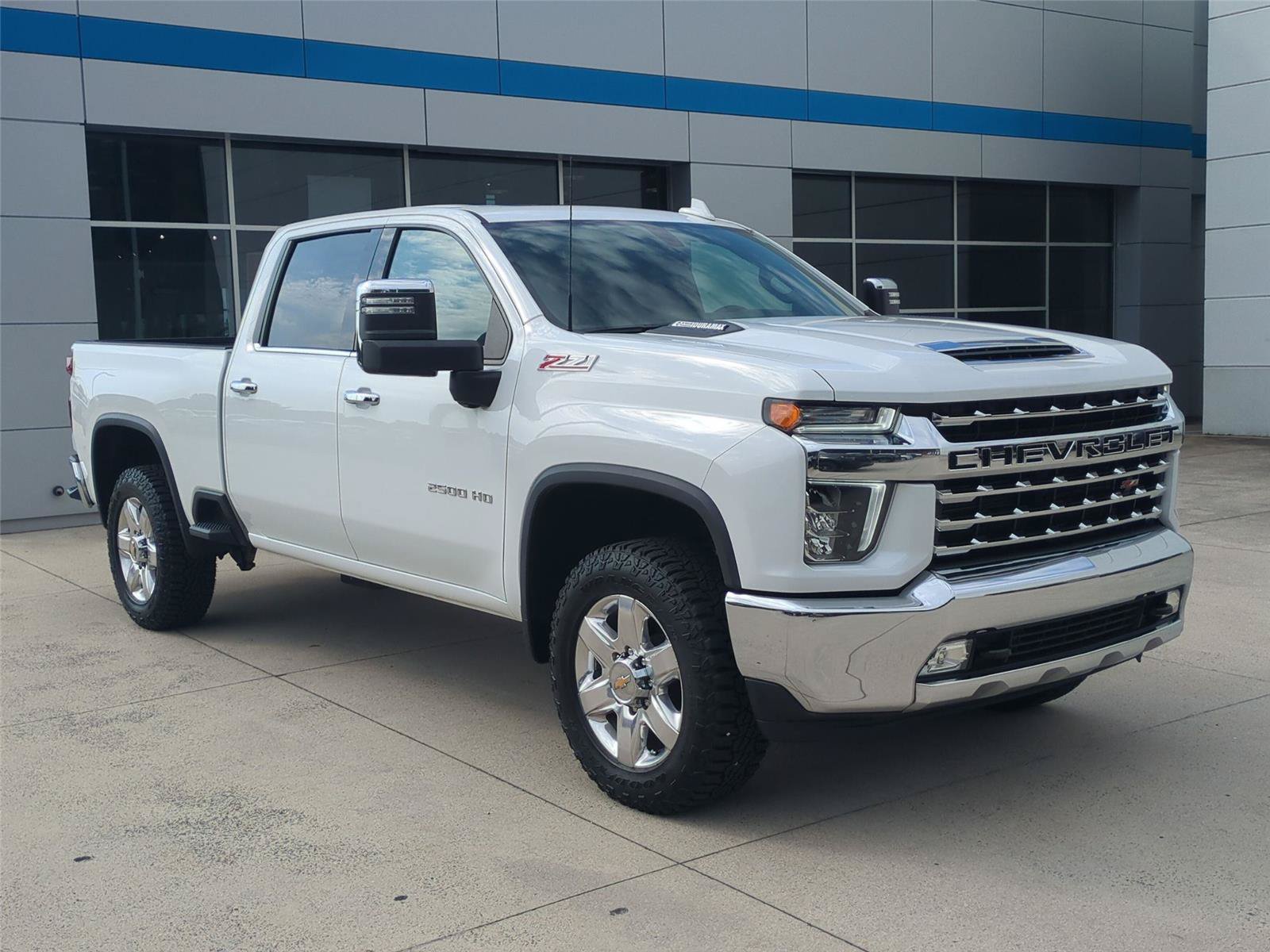 Used 2022 Chevrolet Silverado 2500 LTZ AWD/4WD image 7