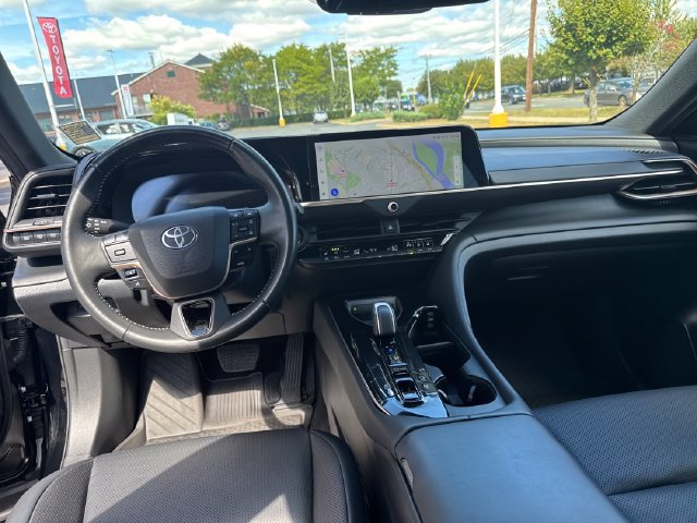 Used 2025 Toyota Crown Signia AWD/4WD image 15