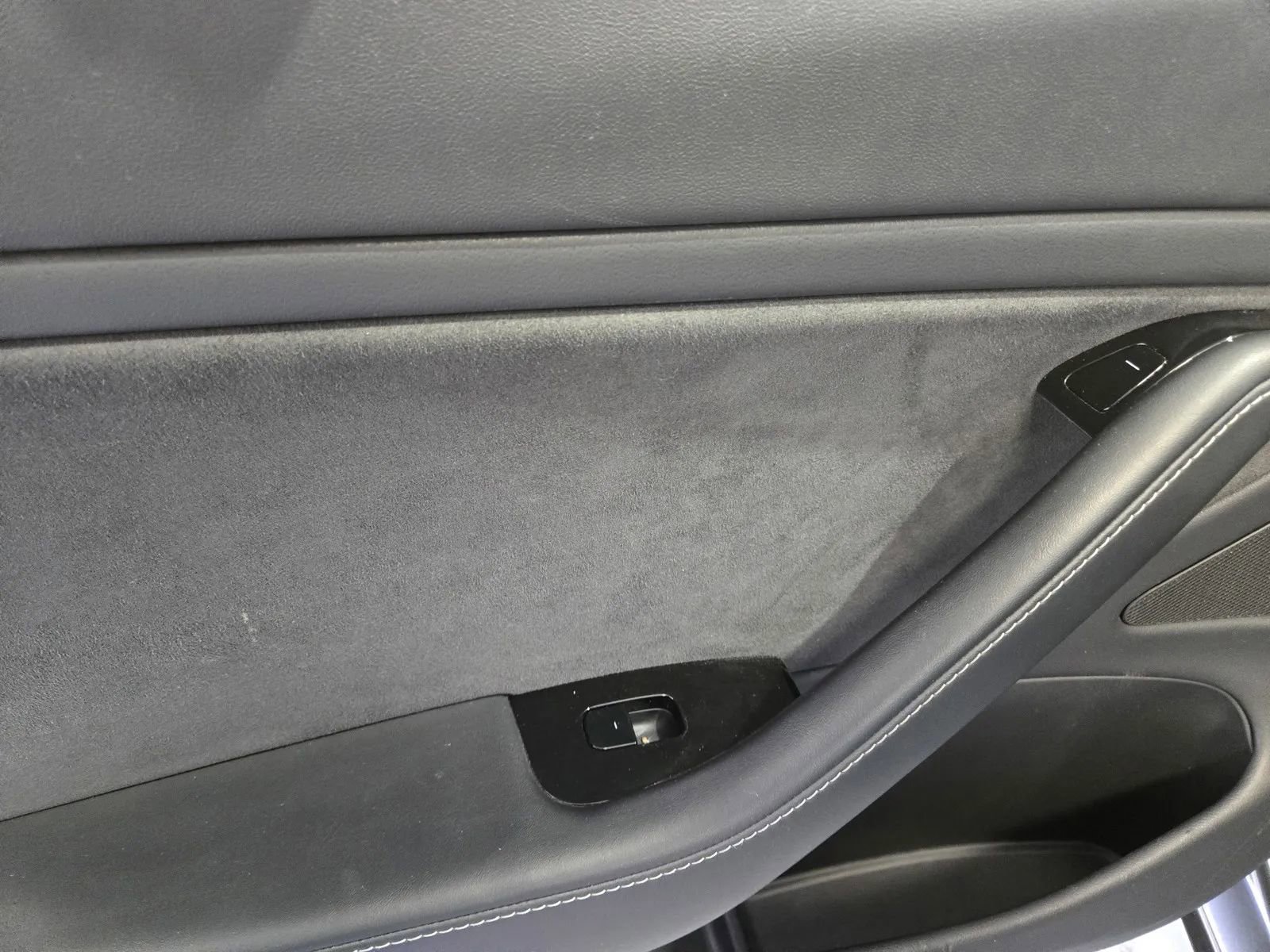 Used 2017 Tesla Model 3 Long Range RWD image 11