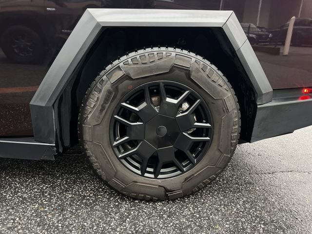 Used 2024 Tesla Cybertruck AWD Crew Cab image 53