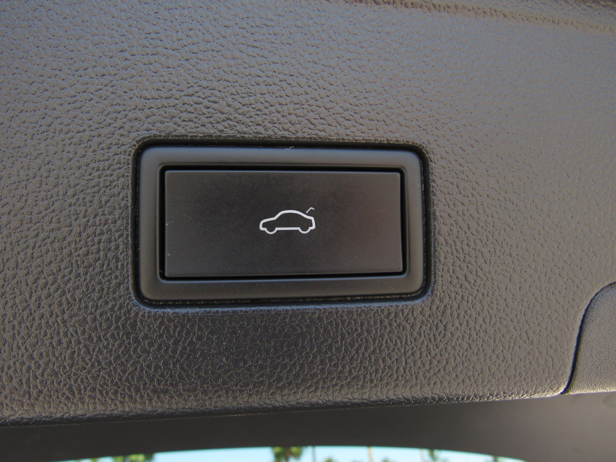 Used 2025 Volkswagen Atlas Cross Sport SE AWD/4WD image 13