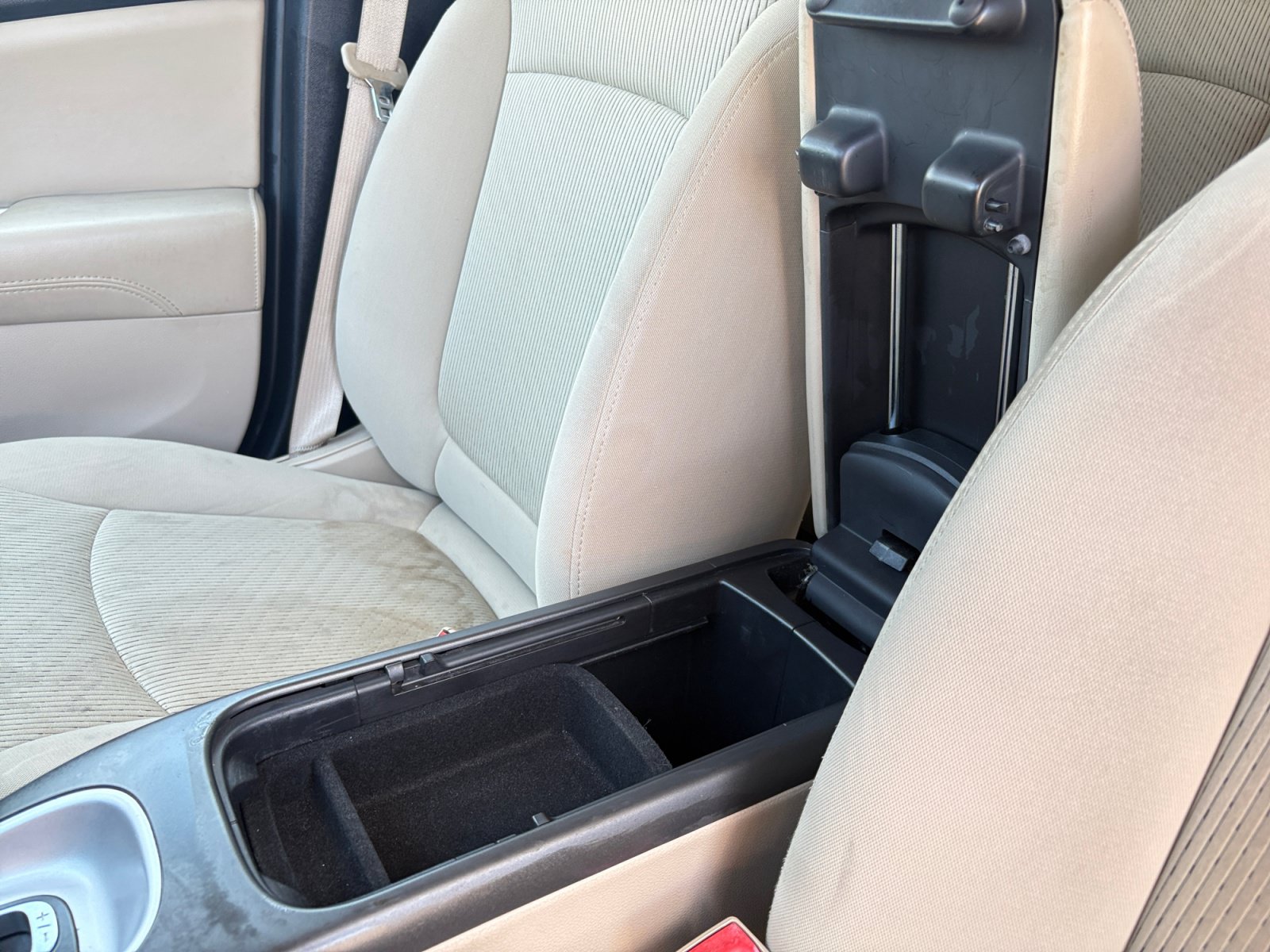 Used 2016 Dodge Journey SE w/ Flexible Seating Group FWD image 26