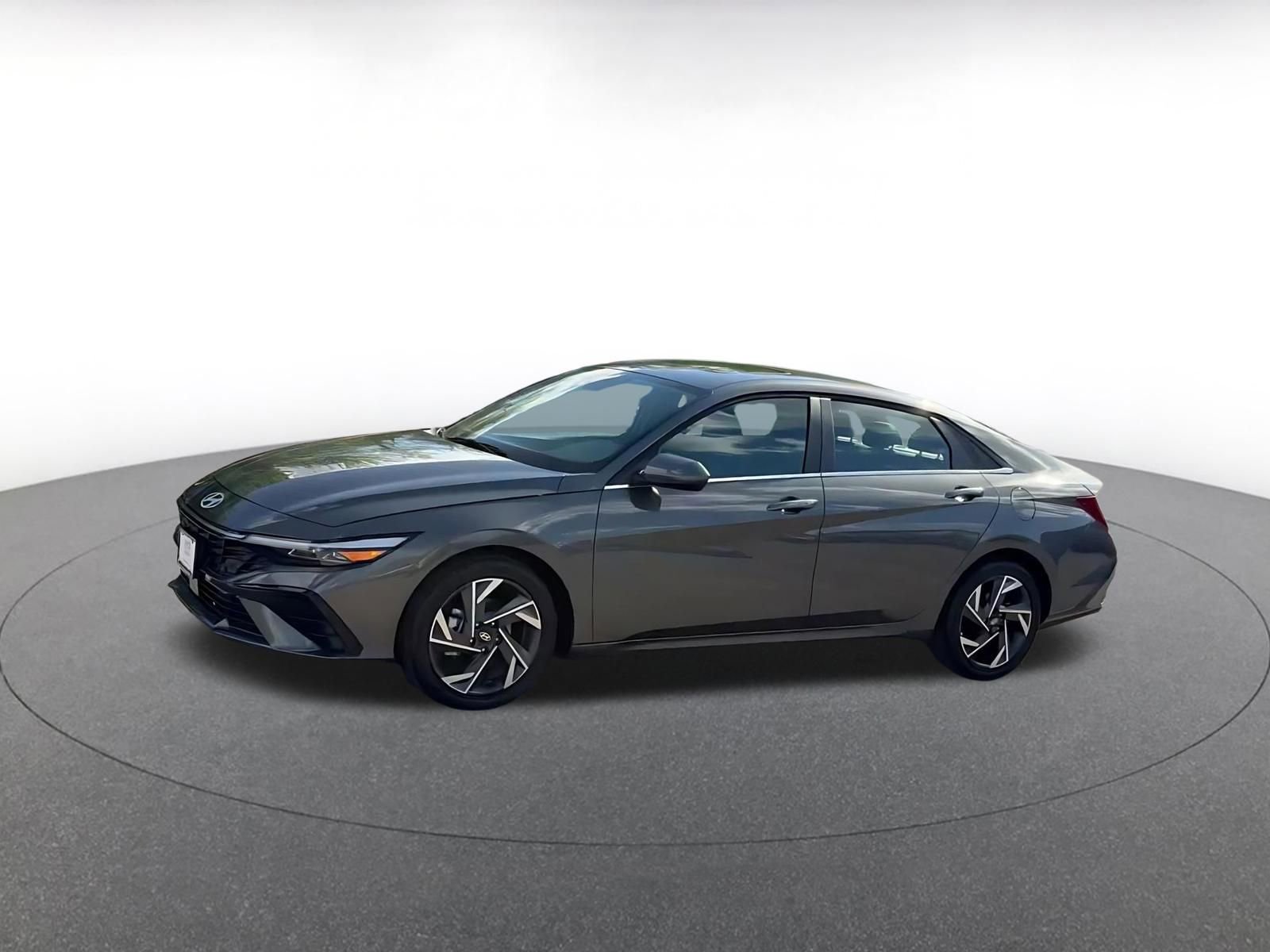 Used 2025 Hyundai Elantra SEL image 8