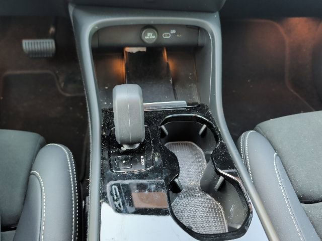 Used 2023 Volvo C40 P8 Recharge Ultimate AWD/4WD image 18