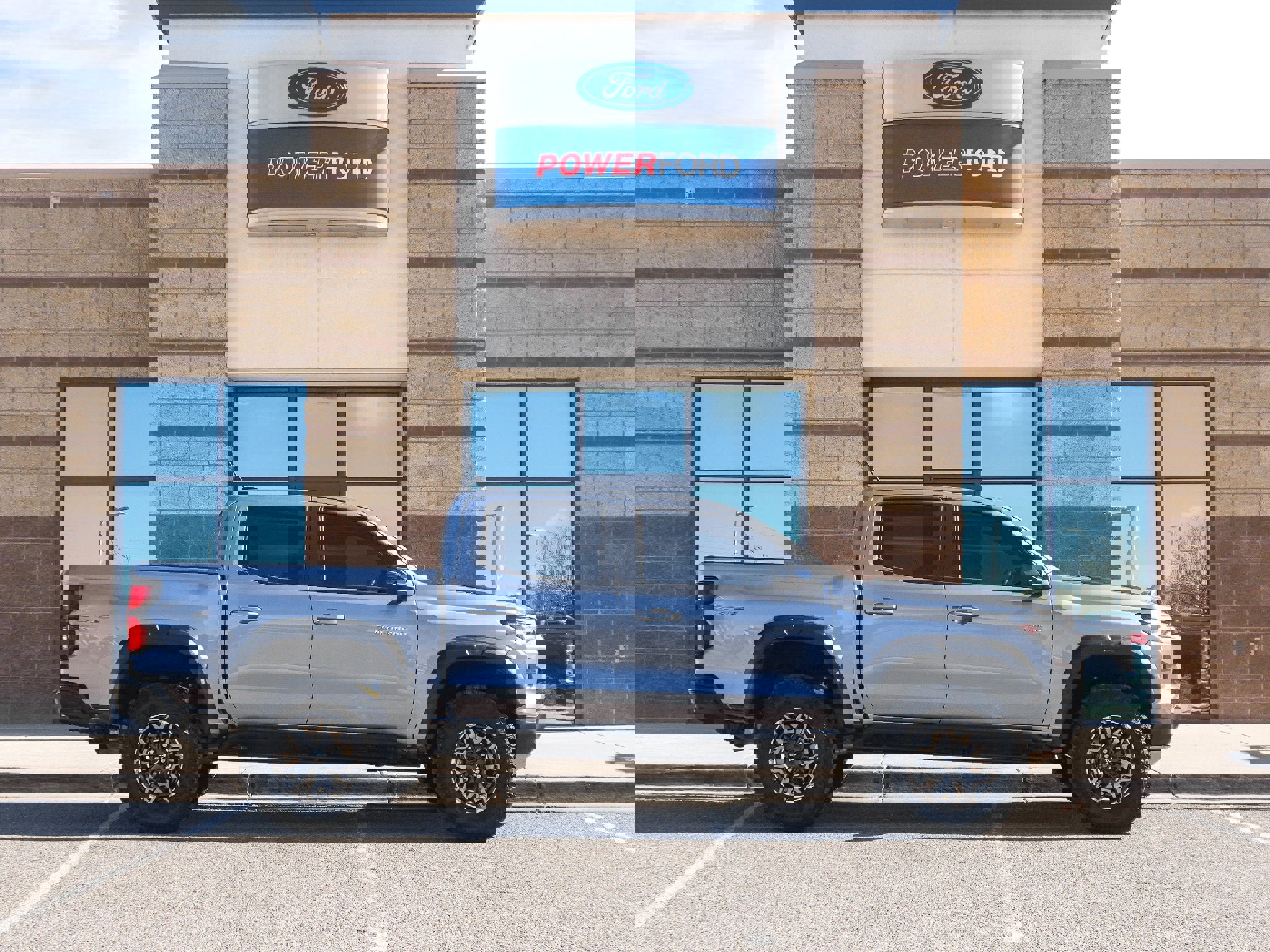 Used 2025 Chevrolet Colorado ZR2 w/ Technology Package image 5