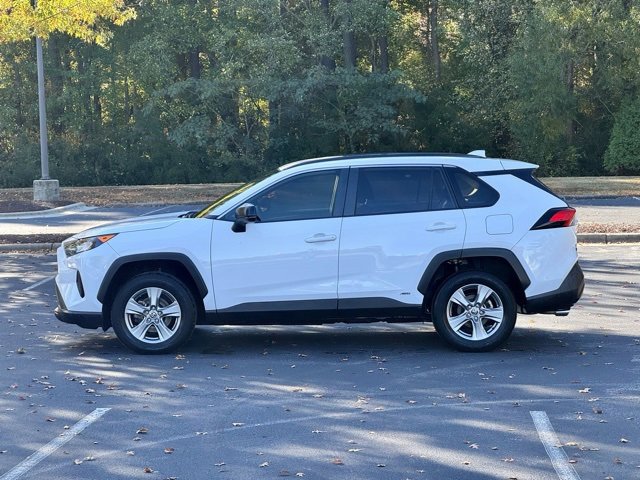 Used 2022 Toyota RAV4 LE image 3