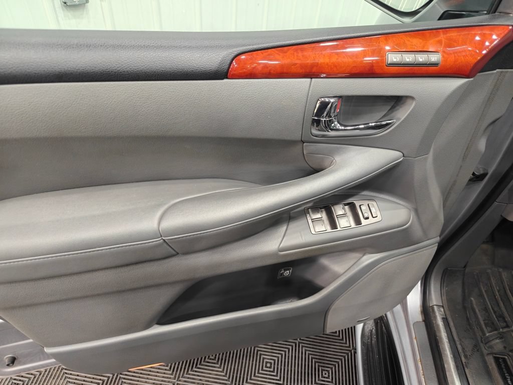 Used 2008 Lexus LX 570 4WD image 50