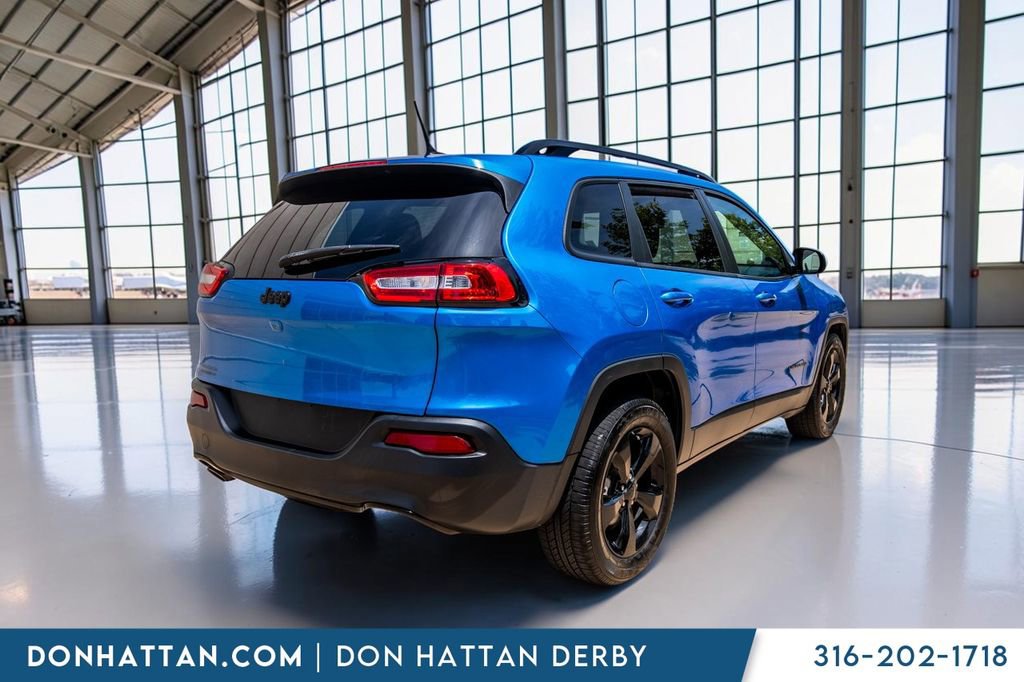Used 2018 Jeep Cherokee Latitude w/ Altitude Package FWD image 30