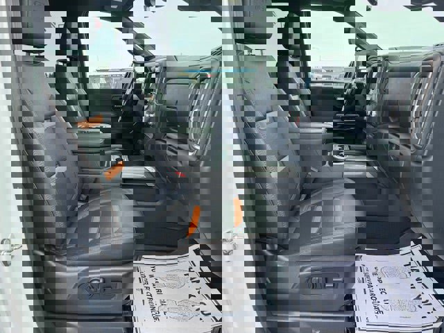 Used 2021 GMC Sierra 2500 AT4 w/ AT4 Premium Plus Package image 23