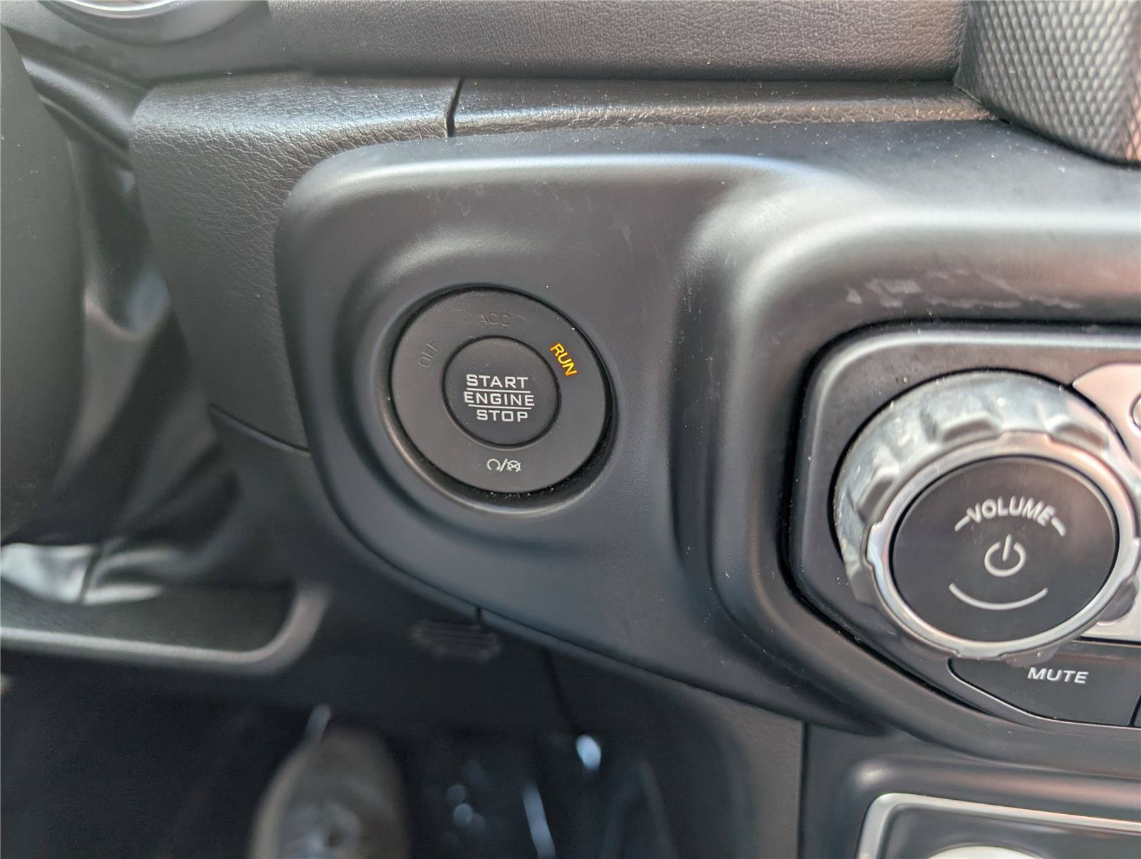Used 2023 Jeep Wrangler Unlimited Rubicon 4xe w/ Cold Weather Group AWD/4WD image 26