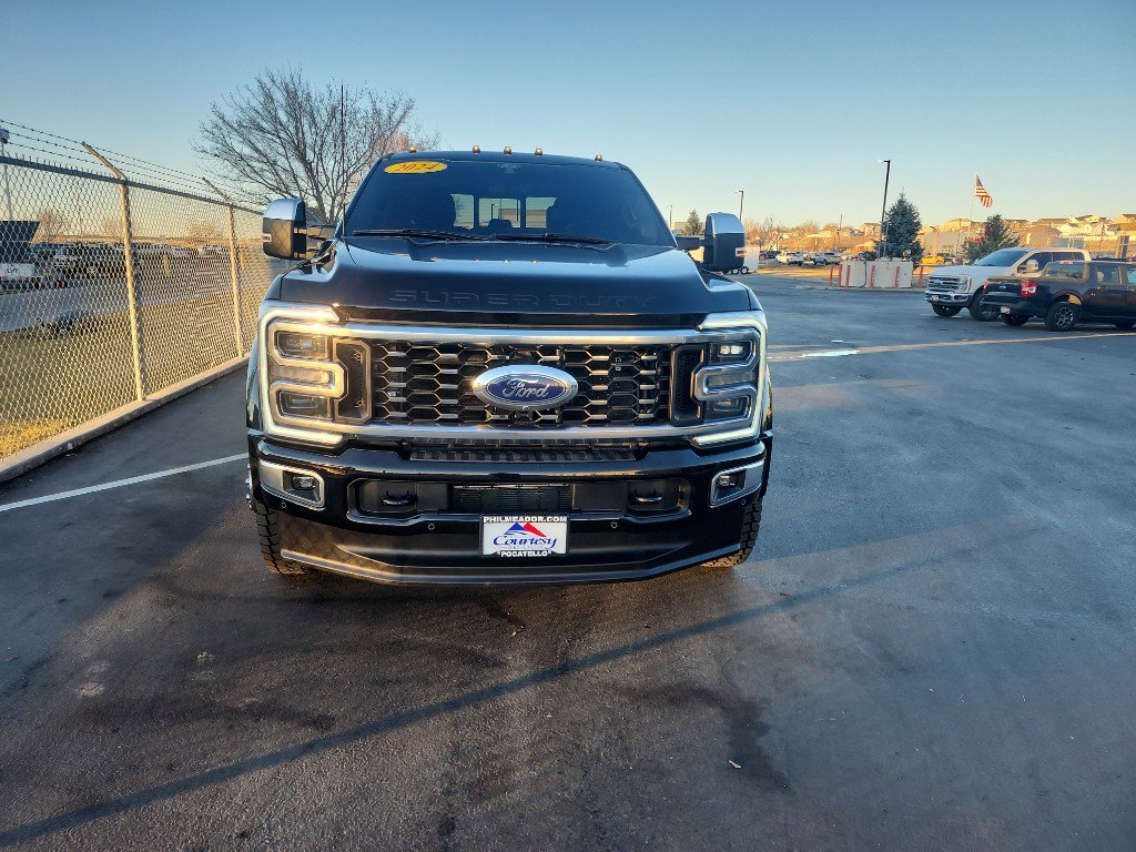 Used 2024 Ford F450 Limited w/ FX4 Off-Road Package image 4