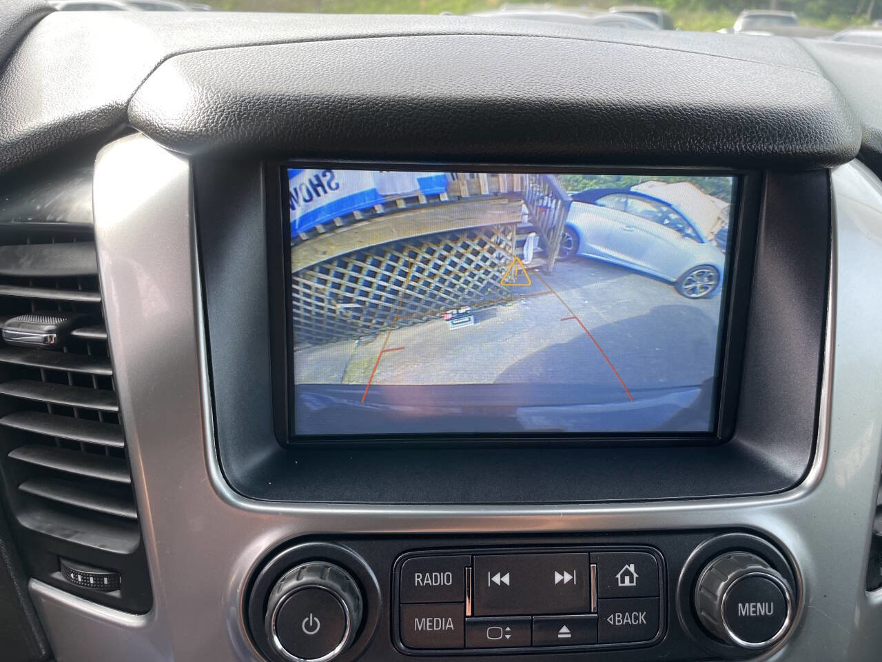 Used 2019 Chevrolet Suburban LT image 25