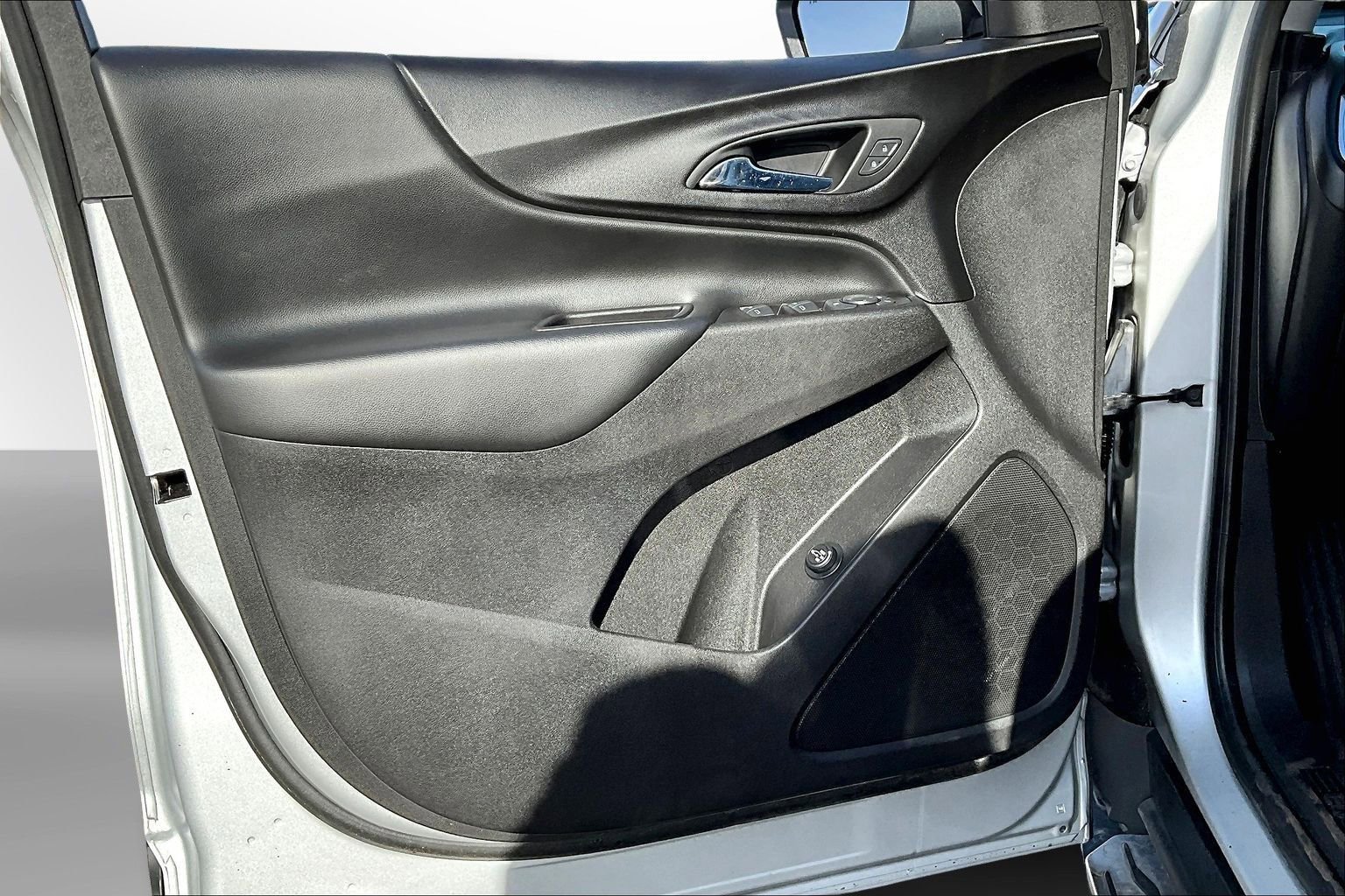 Used 2019 Chevrolet Equinox LT w/ Lights and Bright Package image 25