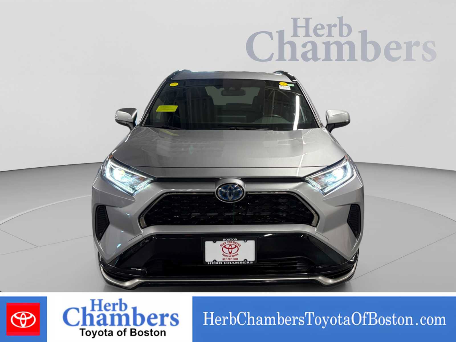 Used 2021 Toyota RAV4 SE w/ Carpet Mat Package (TMS) AWD/4WD image 2