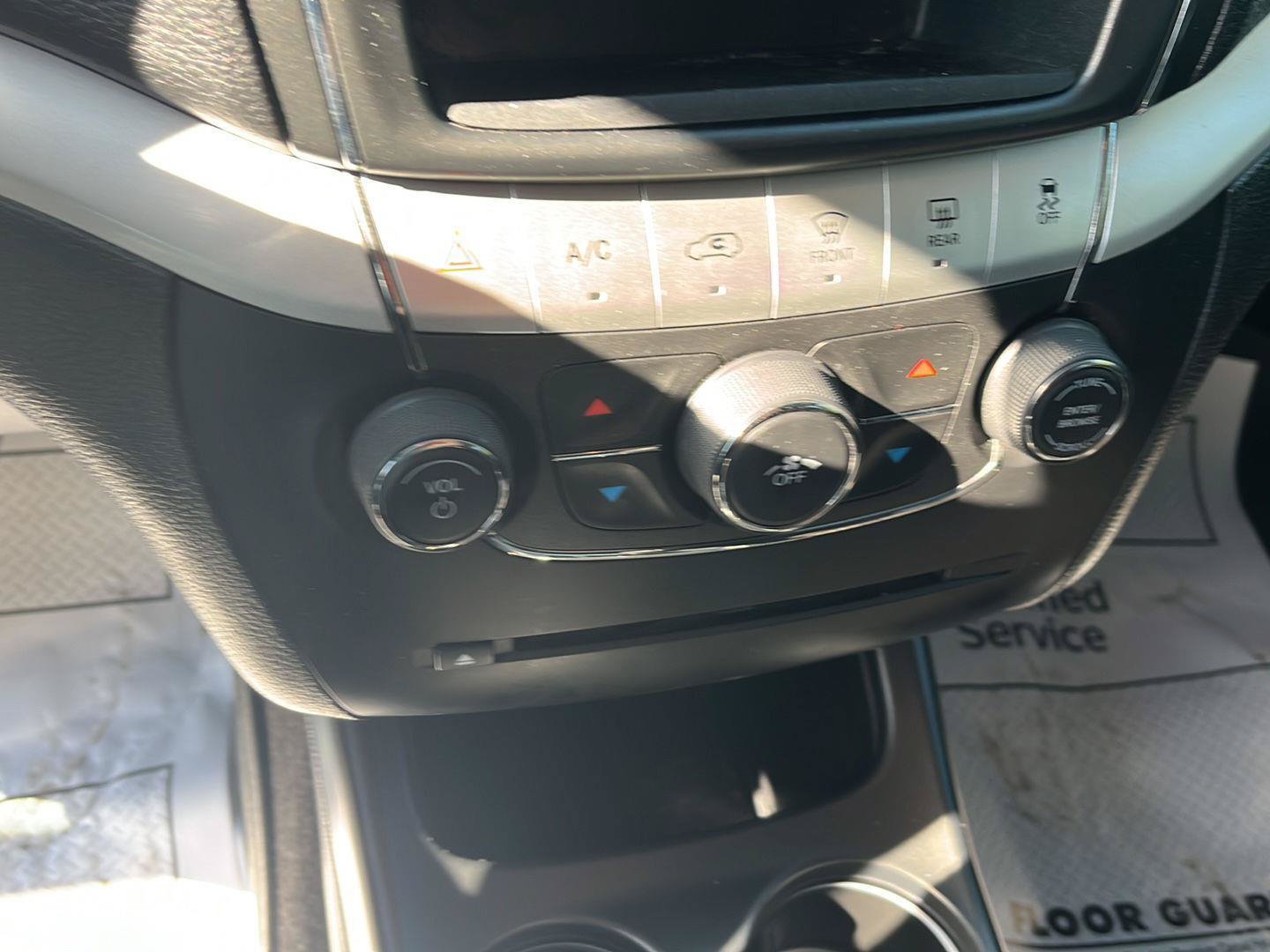 Used 2019 Dodge Journey SE w/ Connectivity Group AWD/4WD image 16