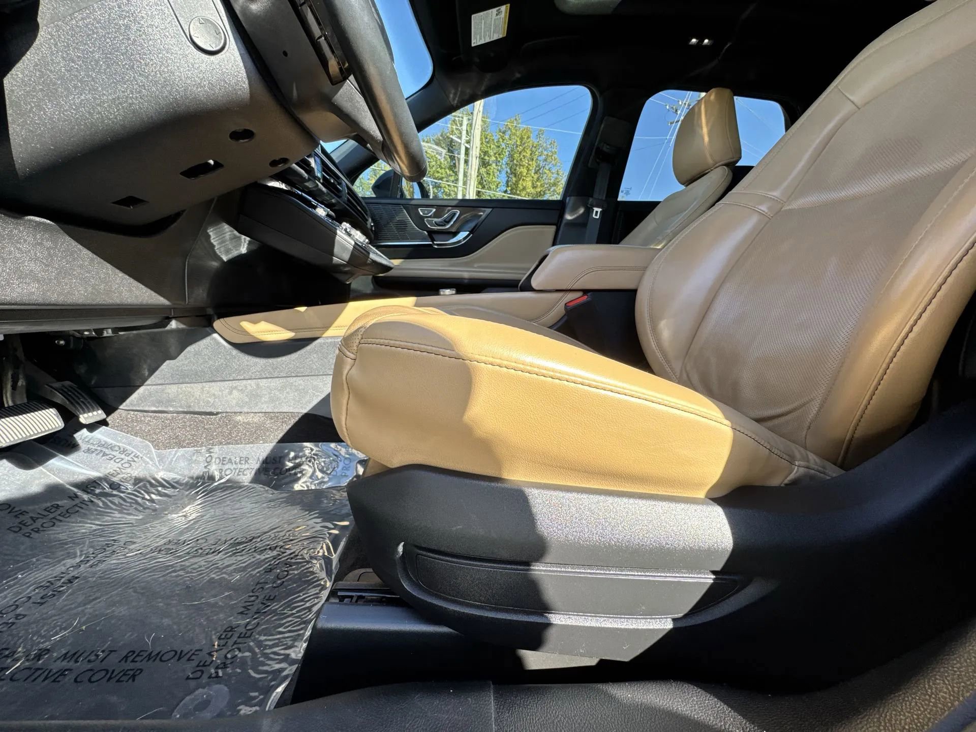 Used 2022 Lincoln Corsair Reserve w/ Elements Package image 14