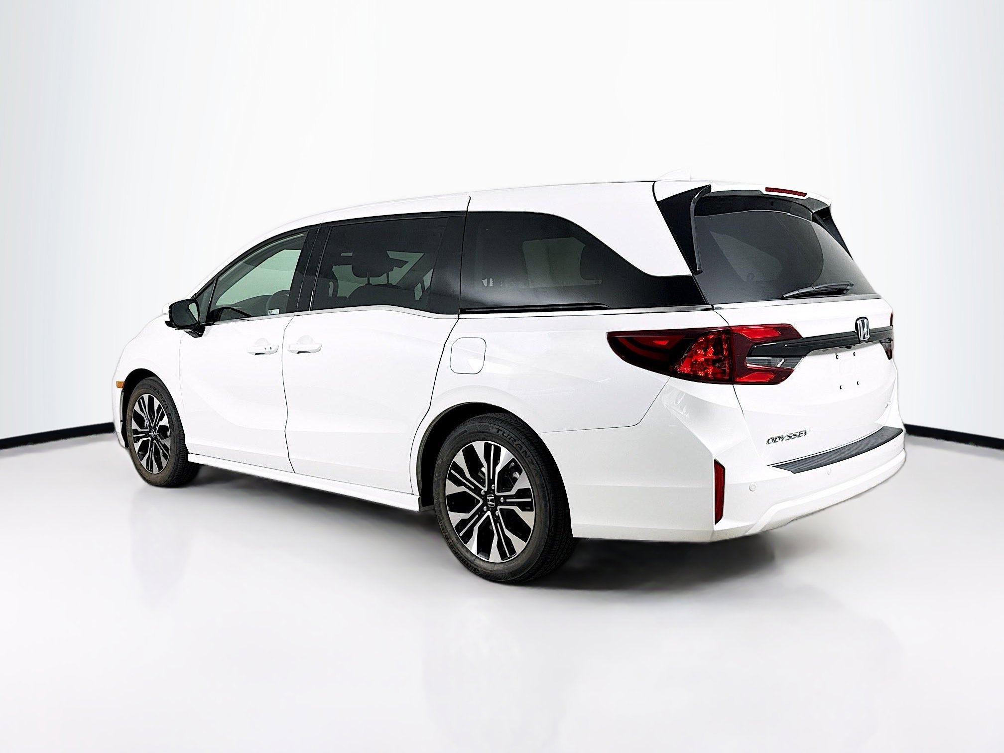 Certified 2026 Honda Odyssey Elite image 33
