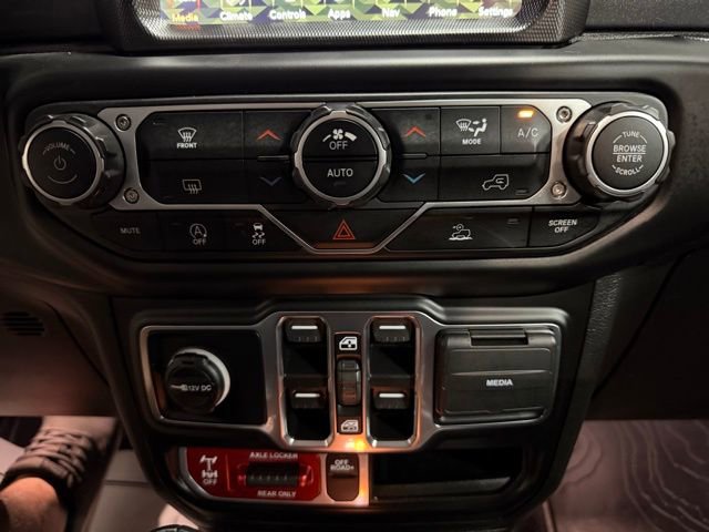 Used 2023 Jeep Gladiator Mojave w/ LED Lighting Group AWD/4WD image 39