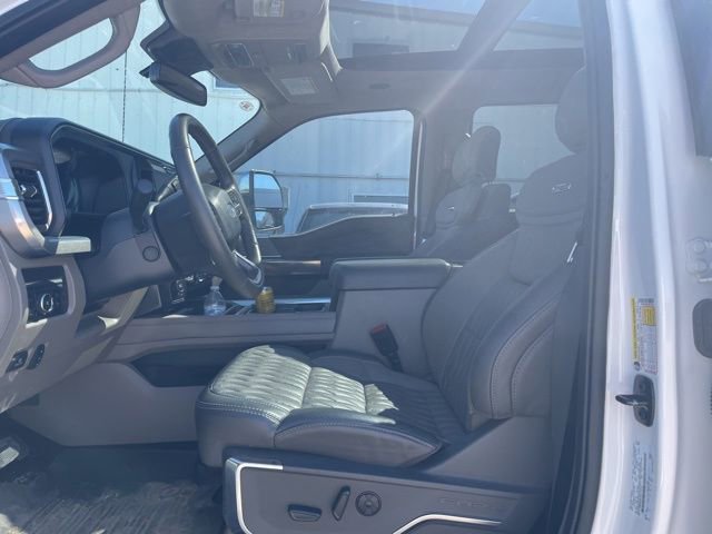 Used 2025 Ford F450 Platinum w/ Platinum Plus Package AWD/4WD image 2