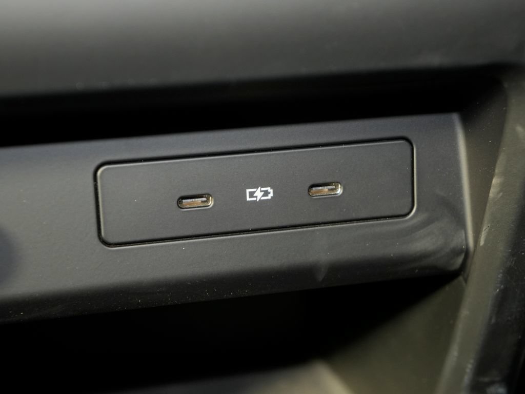 Certified 2024 Porsche Cayenne AWD/4WD image 40