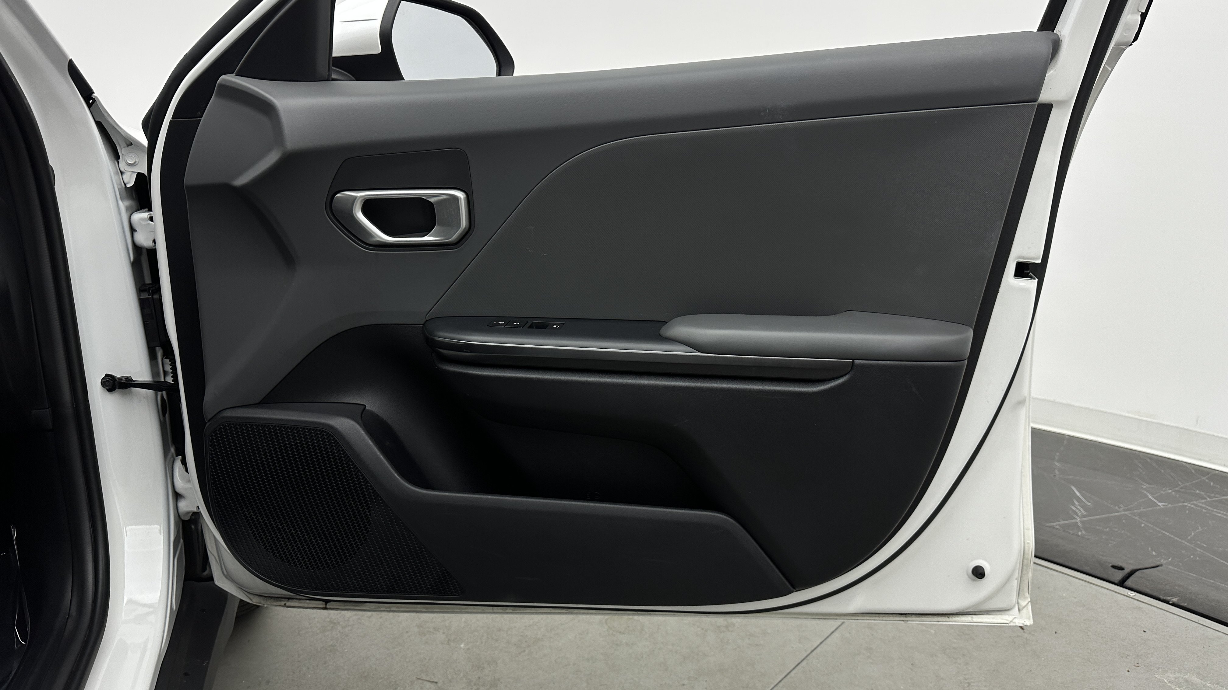 Used 2025 Kia K4 FWD image 32