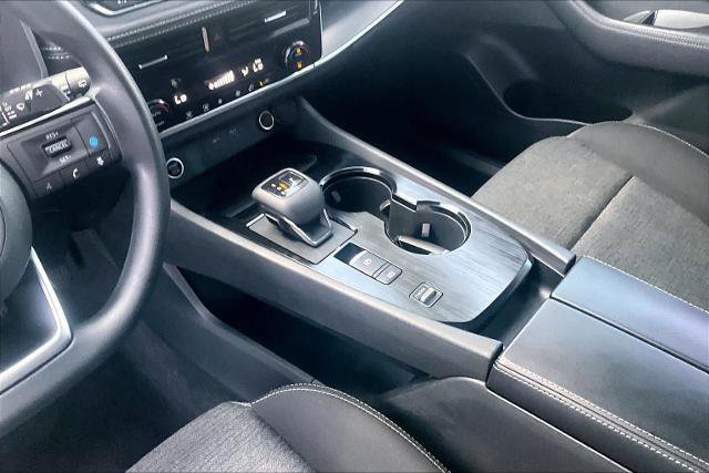 Certified 2022 Nissan Rogue SV FWD image 16