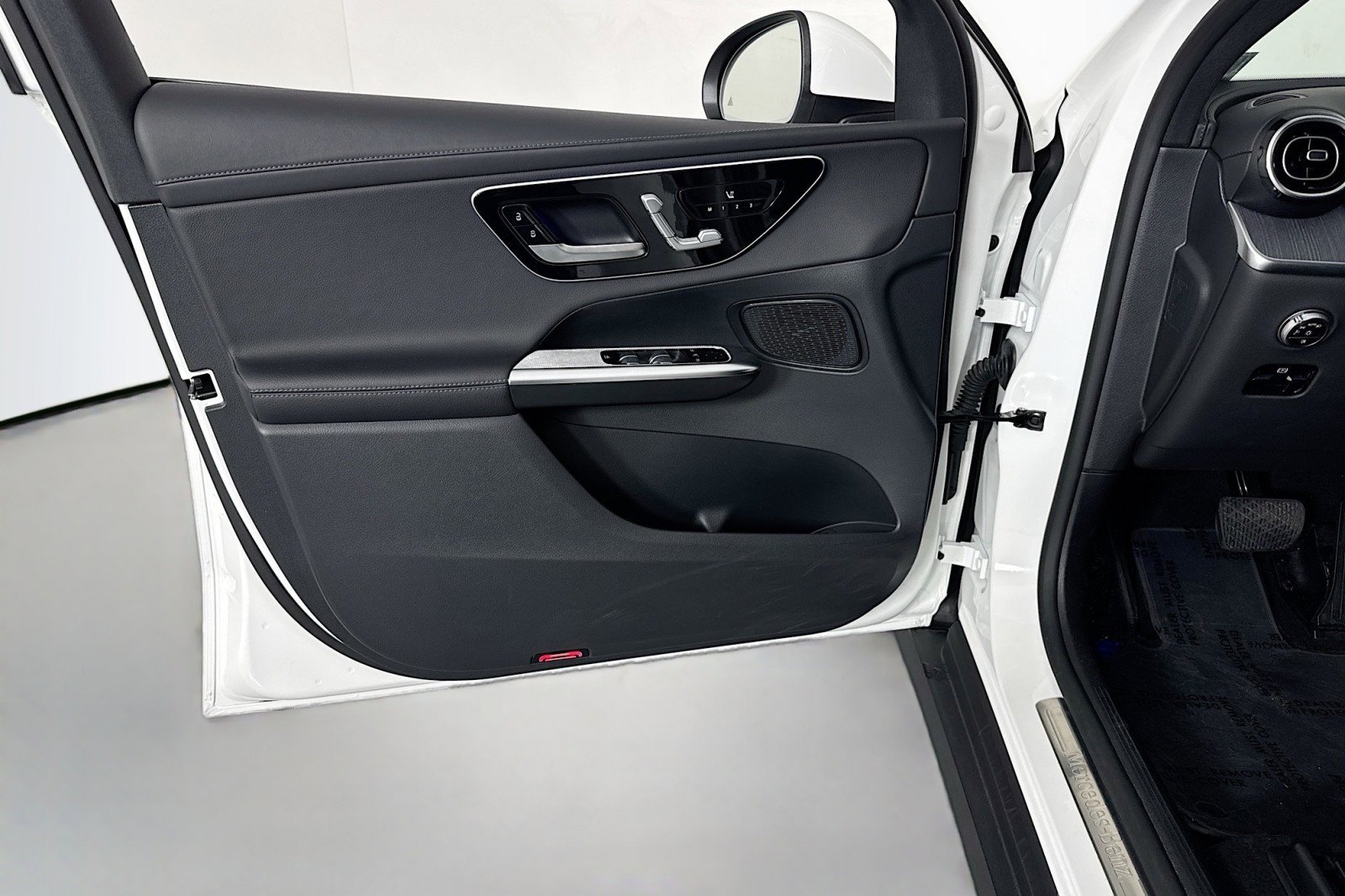 Certified 2024 Mercedes-Benz GLC 300 image 21