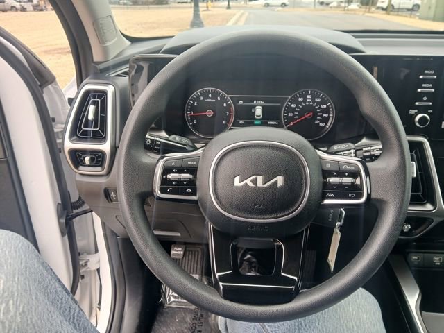 Certified 2023 Kia Sorento LX image 30