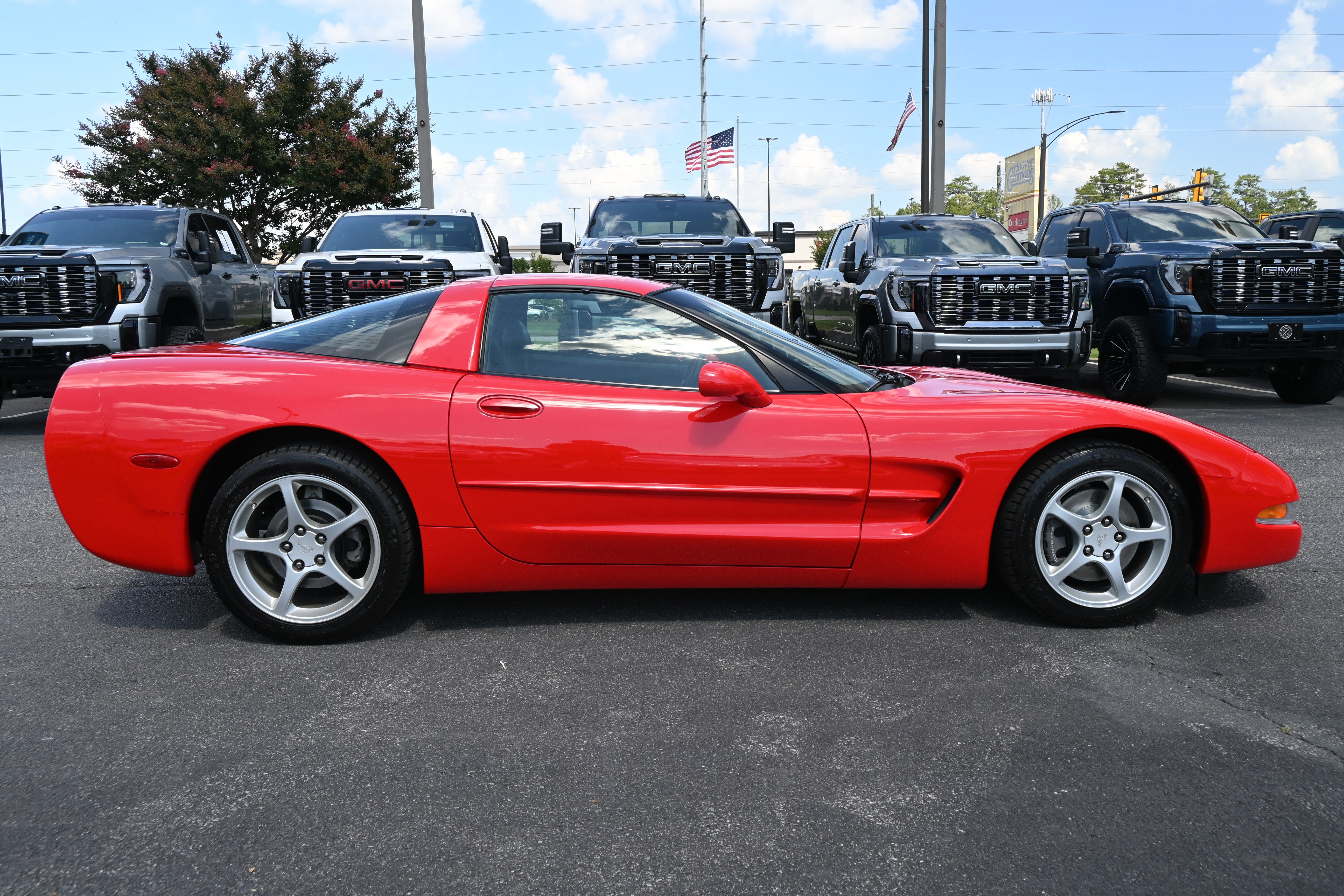 Used 2004 Chevrolet Corvette Coupe RWD image 12