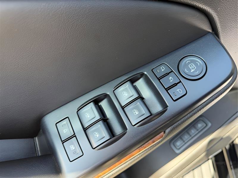 Used 2018 Chevrolet Tahoe Premier RWD image 22