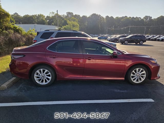Used 2021 Toyota Camry LE FWD image 4