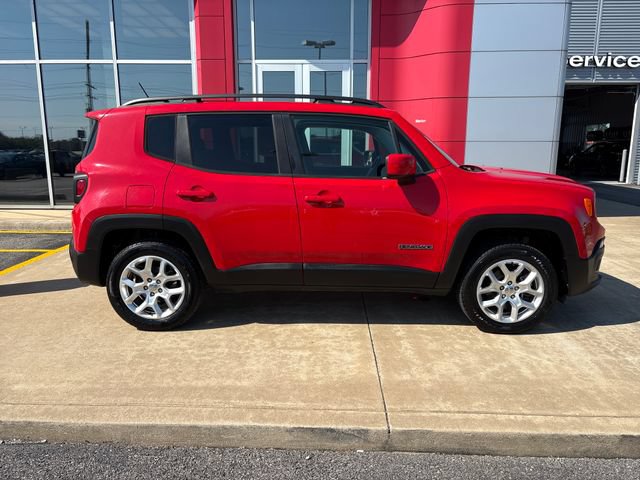 Used 2017 Jeep Renegade Latitude AWD/4WD image 6