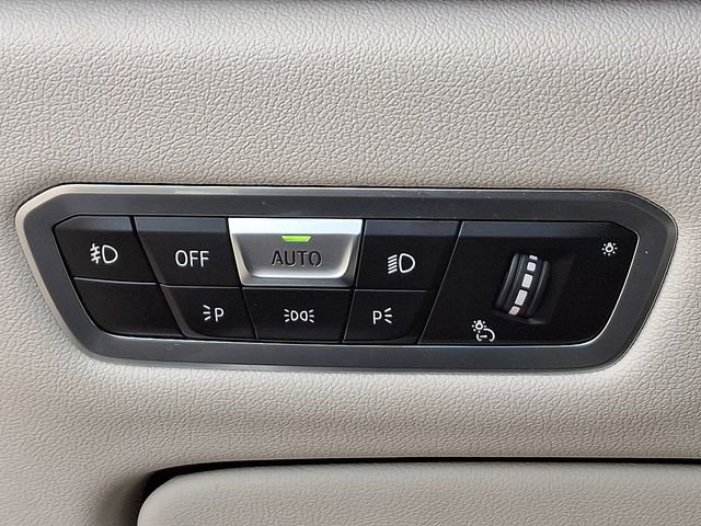 Used 2019 BMW X7 xDrive40i w/ Cold Weather Package image 29