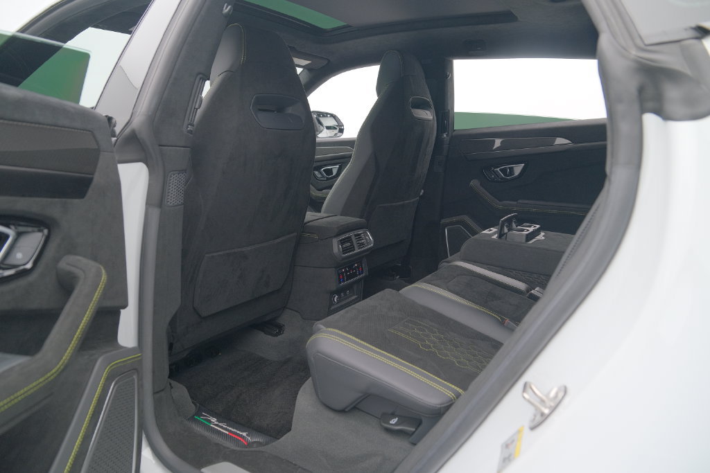 Used 2024 Lamborghini Urus Performante AWD/4WD image 46