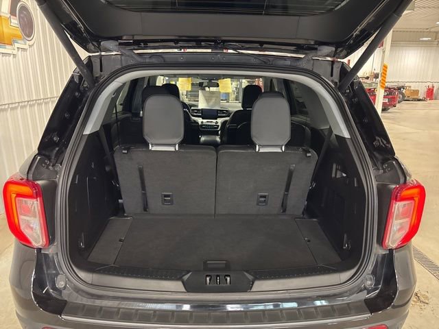 Used 2021 Ford Explorer XLT w/ Equipment Group 202A image 6