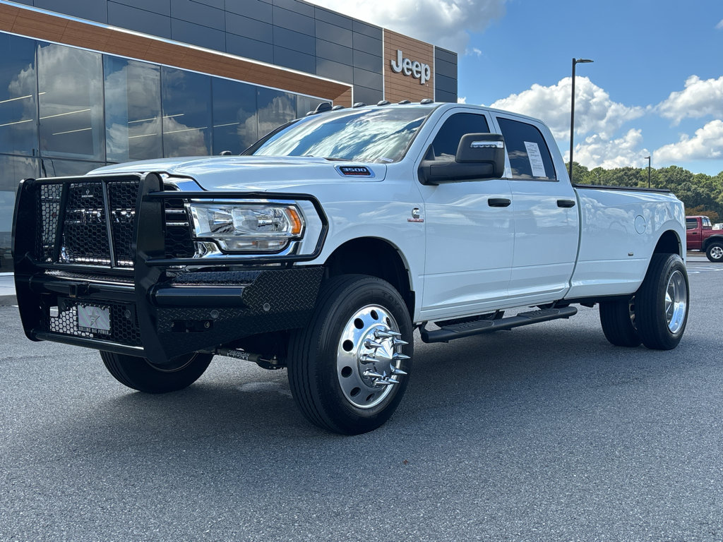 Used 2024 RAM 3500 Tradesman w/ Chrome Appearance Group AWD/4WD image 2