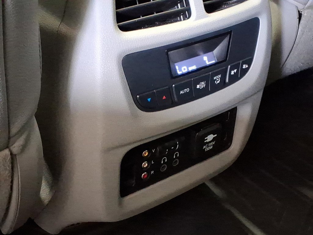 Used 2017 Honda Pilot Touring image 24