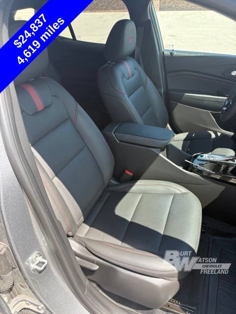 Used 2024 Chevrolet Trax RS w/ Sunroof Package FWD image 30