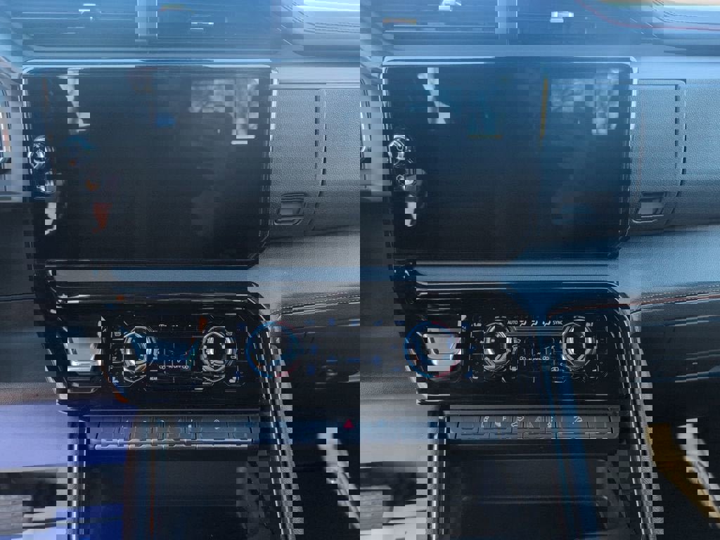 Used 2025 GMC Sierra 2500 AT4 w/ AT4 Premium Plus Package image 11