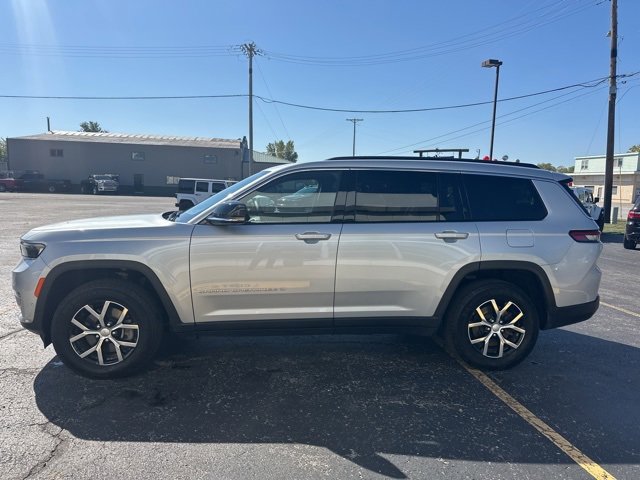 Used 2024 Jeep Grand Cherokee L Limited w/ Luxury Tech Group II image 8