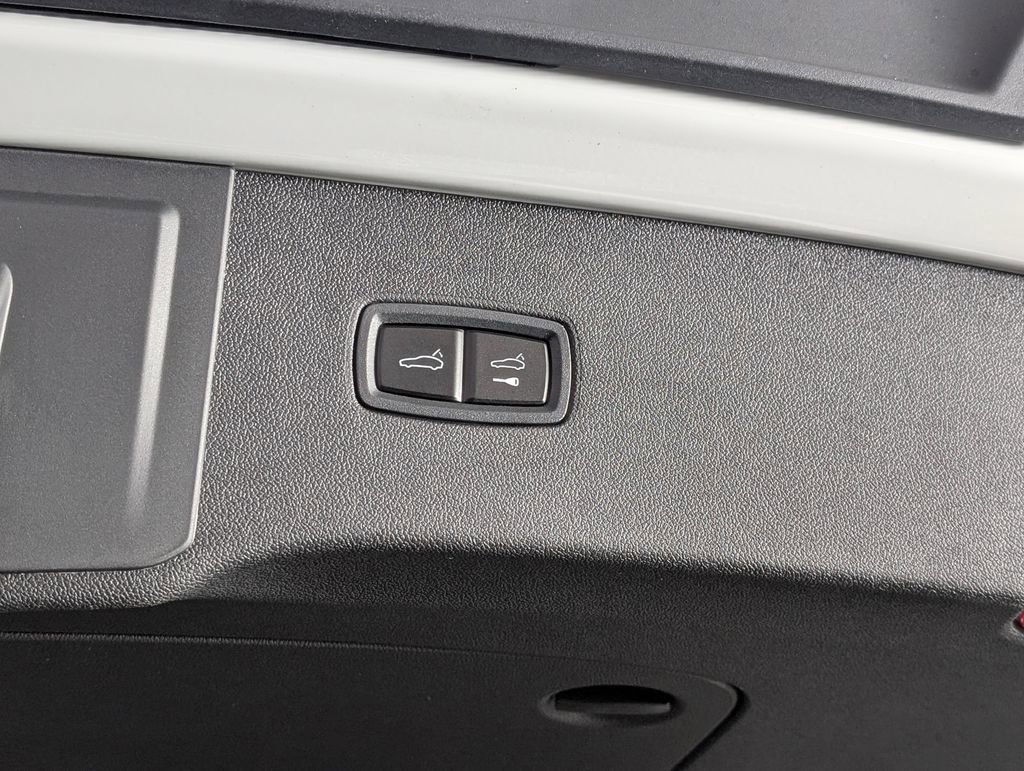 New 2026 Porsche Cayenne GTS image 18