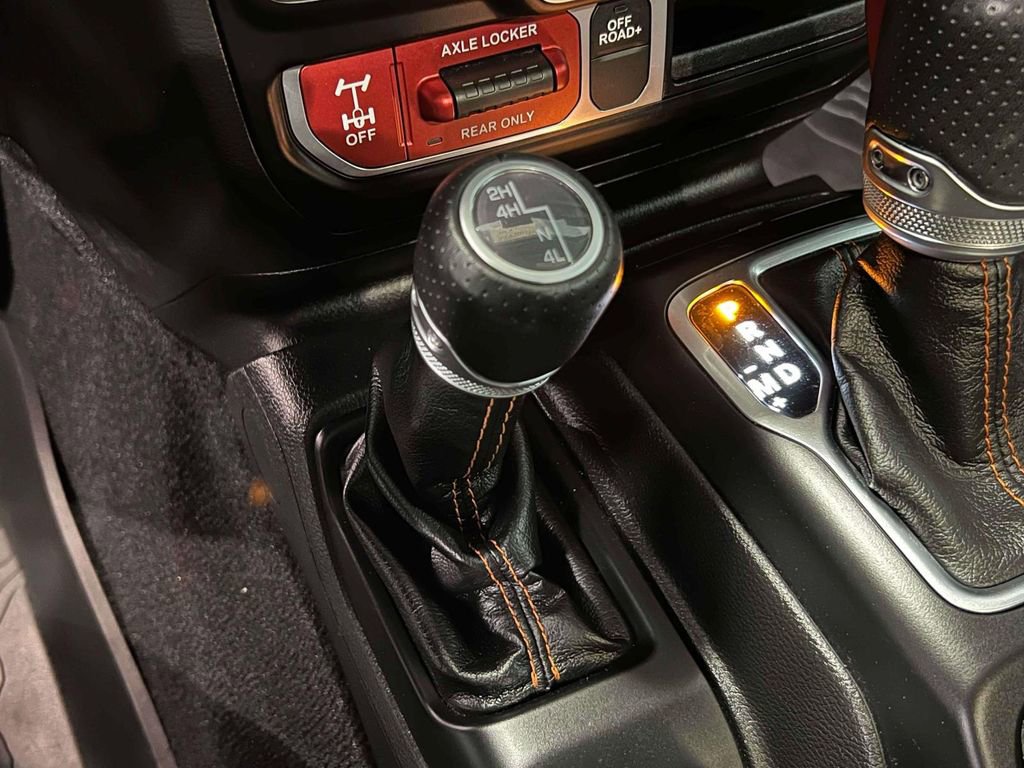 Used 2022 Jeep Gladiator Mojave w/ Cold Weather Group image 31