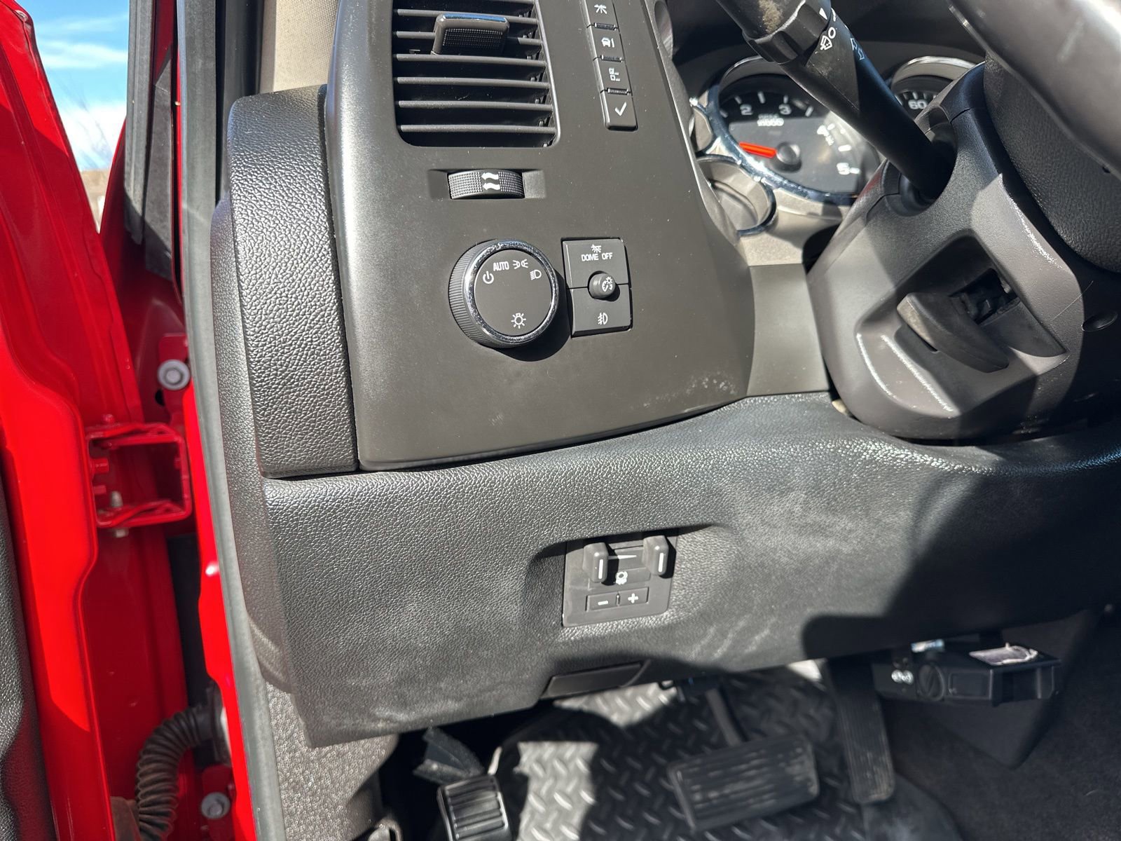 Used 2009 Chevrolet Silverado 3500 LT w/ Interior Plus Package image 8