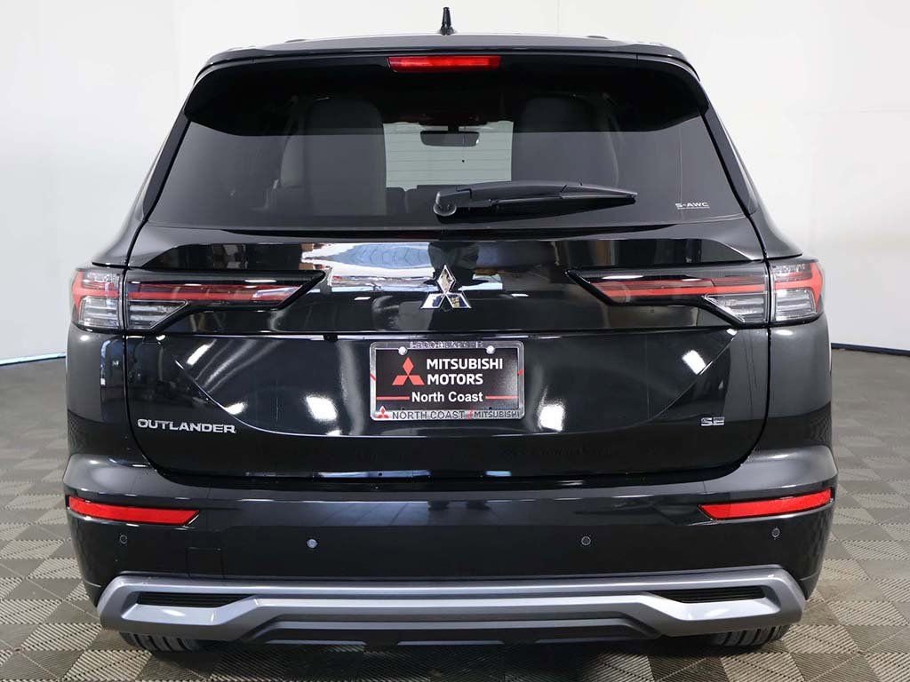 New 2025 Mitsubishi Outlander SE AWD/4WD image 14