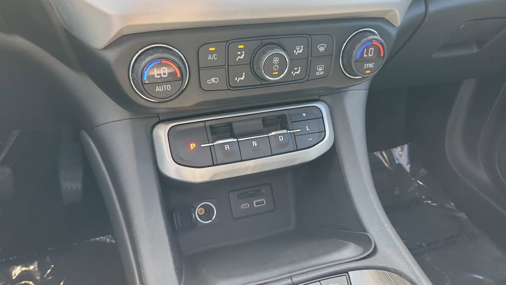 Used 2021 GMC Acadia SLT w/ Technology Package image 26